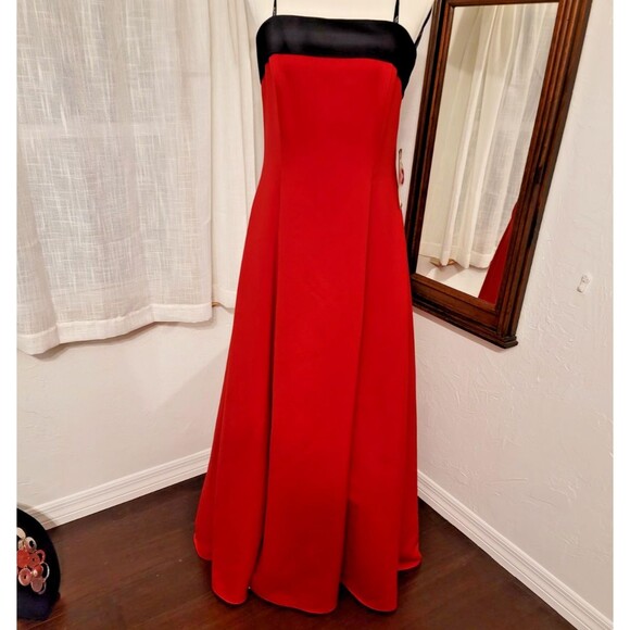 Urban Girl Nites Christmas Red and Black Elegant Gown Crinoline 90's vintage NWT - Picture 3 of 15